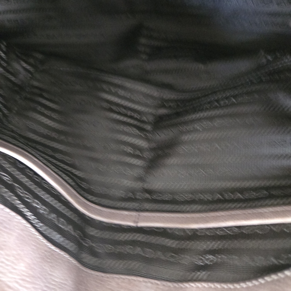 Prada‎ Brown Leather Bag - Picture 7 of 17